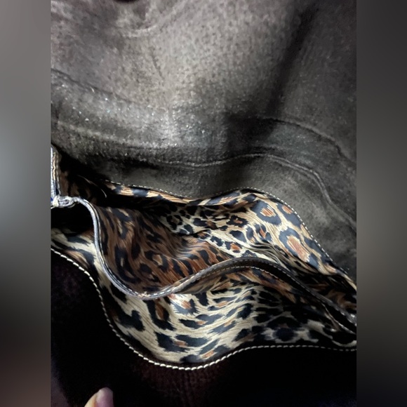 Dolce & Gabbana Leather Shoulder Bag Leopard Print Interior - Picture 3 of 6